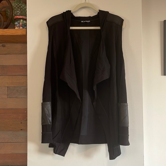 Drape front vest - Picture 1 of 9